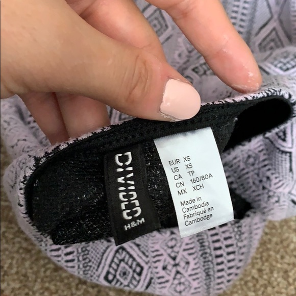 H&M Purple & Black Patterned Crop Top - Picture 3 of 4